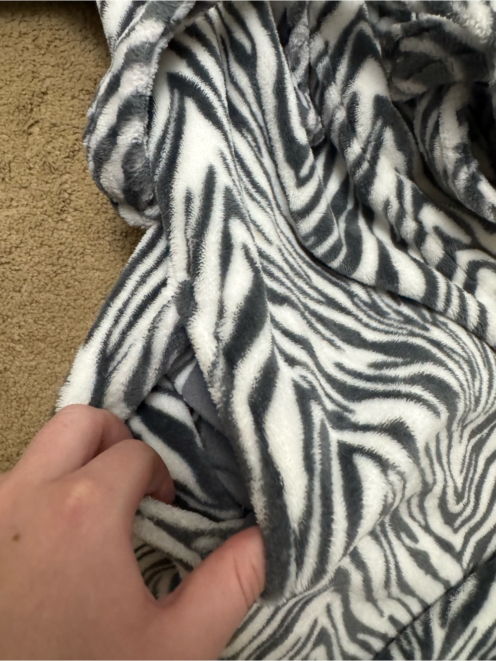 Cozy Zebra-Print Robe - Picture 5 of 5